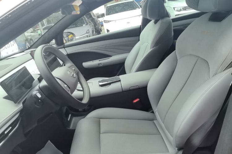Used Nissan N7 2025 625 Max Left Front Seat