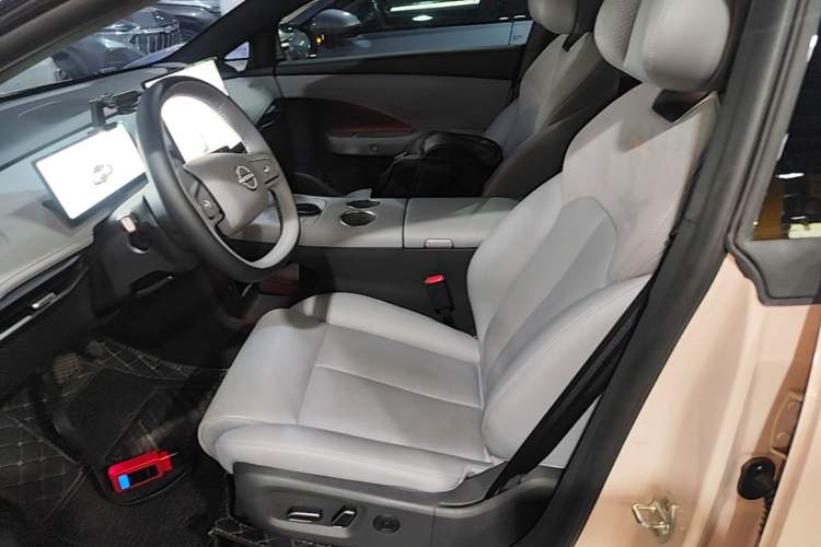 Used Nissan N7 2025 510 Pro Left Front Seat