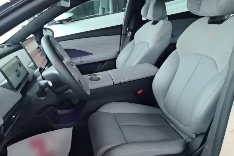 Used Nissan N7 2025 625 Max Left Front Seat