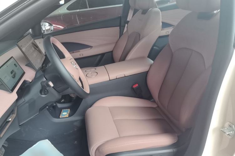 Used Nissan N7 2025 510 Max Left Front Seat