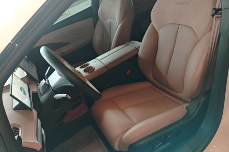 Used Nissan N7 2025 510 Max Left Front Seat