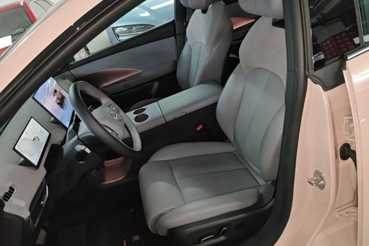 Used Nissan N7 2025 510 Max Left Front Seat
