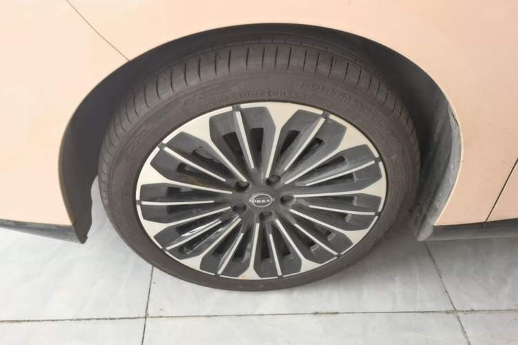 Used Nissan N7 2025 510 Pro Left Front Wheel Hub