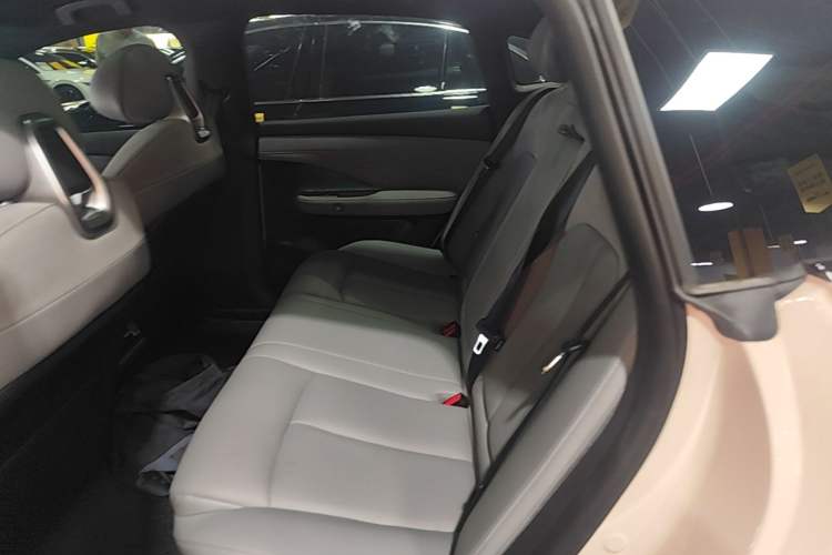 Used Nissan N7 2025 510 Pro Left Rear Seat
