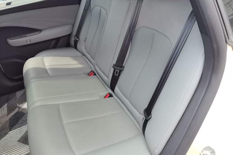 Used Nissan N7 2025 625 Max Left Rear Seat