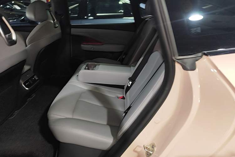 Used Nissan N7 2025 510 Pro Left Rear Seat