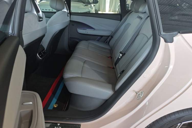 Used Nissan N7 2025 625 Max Left Rear Seat