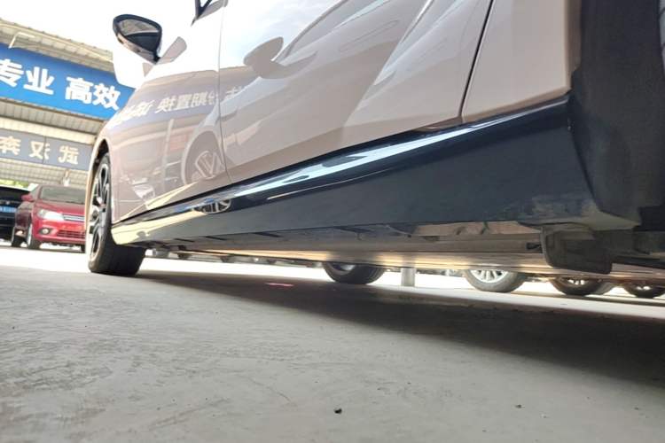 Used Nissan N7 2025 625 Max Left Side Sill