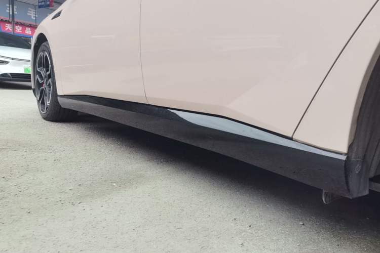 Used Nissan N7 2025 625 Max Left Side Sill