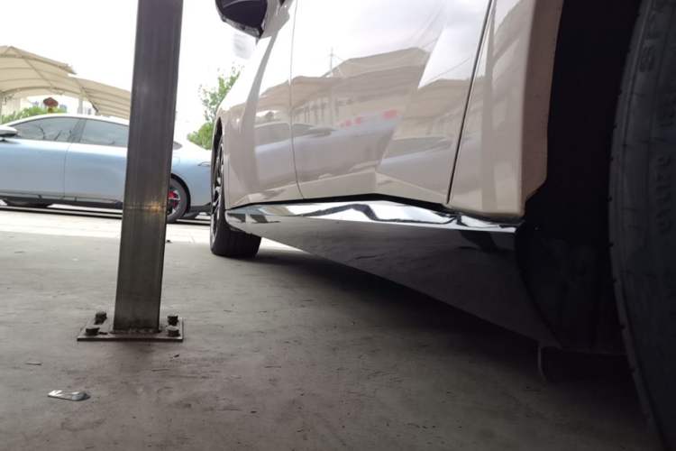 Used Nissan N7 2025 625 Max Left Side Sill