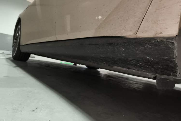 Used Nissan N7 2025 625 Max Left Side Sill
