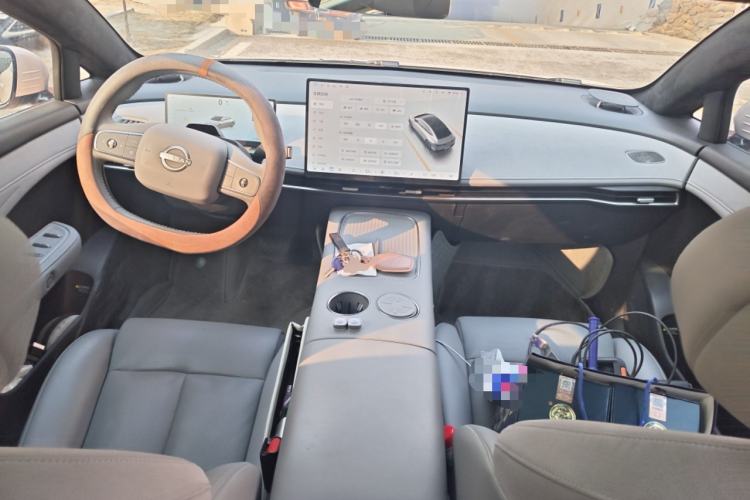 Used Nissan N7 2025 510 Max Center Console