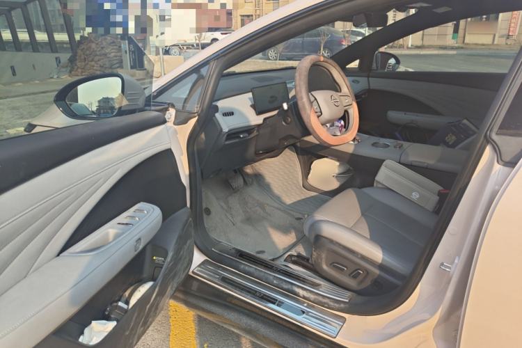 Used Nissan N7 2025 510 Max Driver Seat