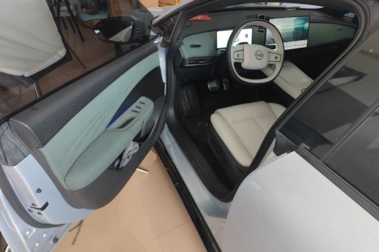 Used Nissan N7 2025 510 Max Driver Seat
