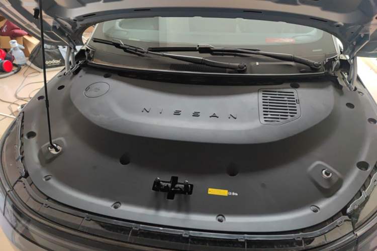 Used Nissan N7 2025 510 Max Engine Bay