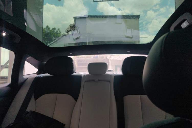 Used Nissan N7 2025 510 Max Headliner