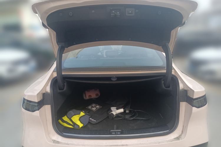 Used Nissan N7 2025 510 Pro Trunk