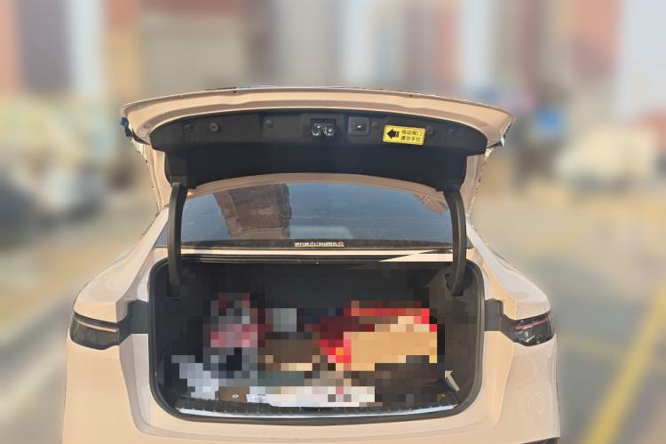 Used Nissan N7 2025 510 Max Trunk