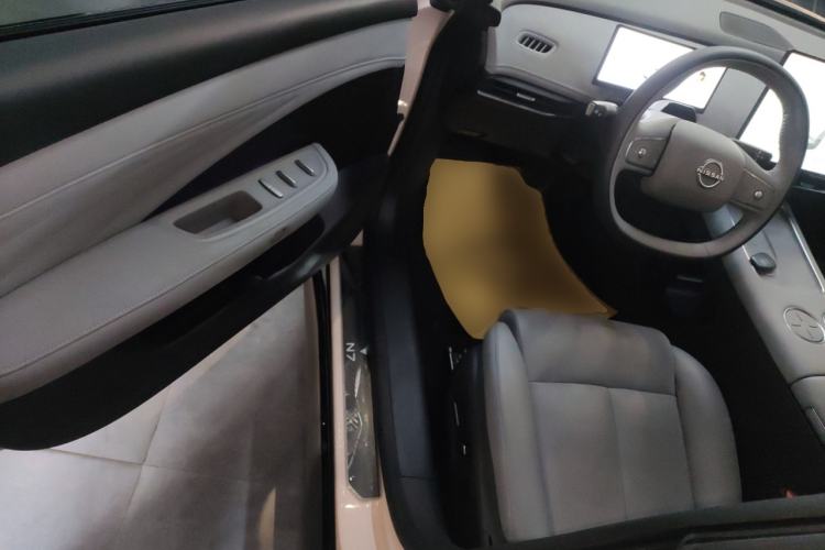 Used Nissan N7 2025 625 Max Driver Seat