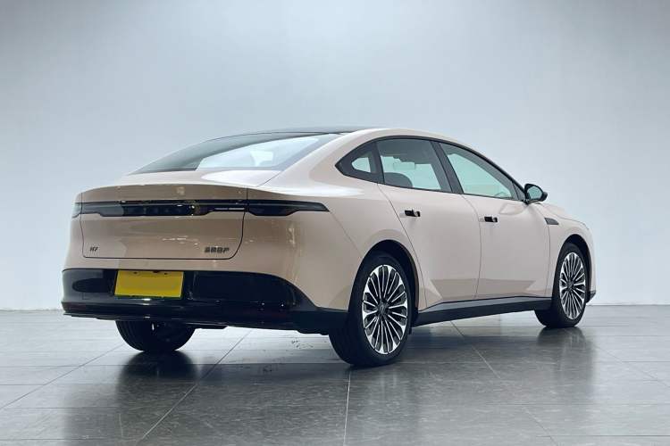 Used Nissan N7 2025 510 Pro Exterior 11