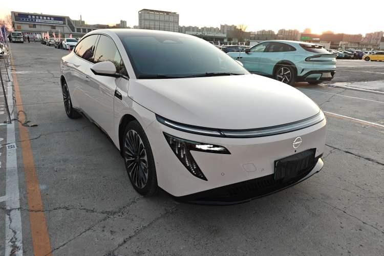 Used Nissan N7 2025 510 Max Exterior 2