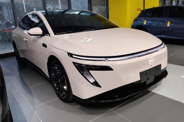 Used Nissan N7 2025 510 Pro Exterior 2