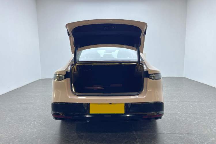 Used Nissan N7 2025 510 Pro Exterior 5