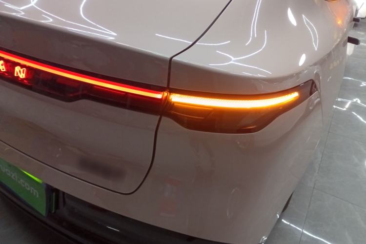 Used Nissan N7 2025 625 Max Exterior 6