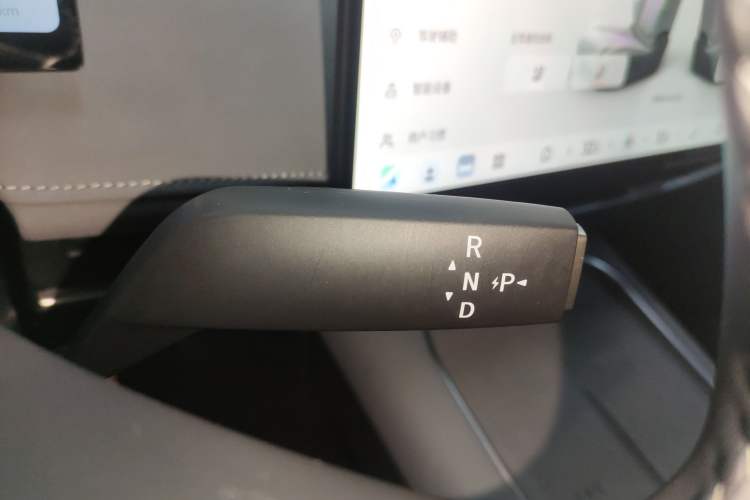 Used Nissan N7 2025 625 Max Gear Lever