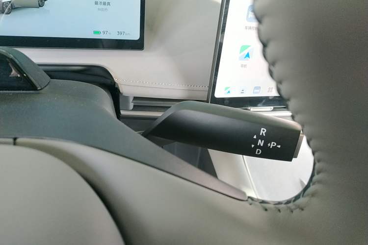 Used Nissan N7 2025 625 Max Gear Lever