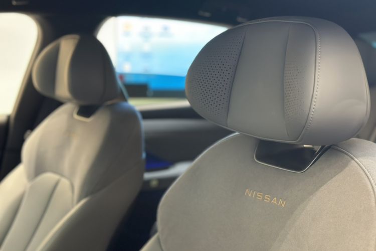 Used Nissan N7 2025 625 Max Headliner