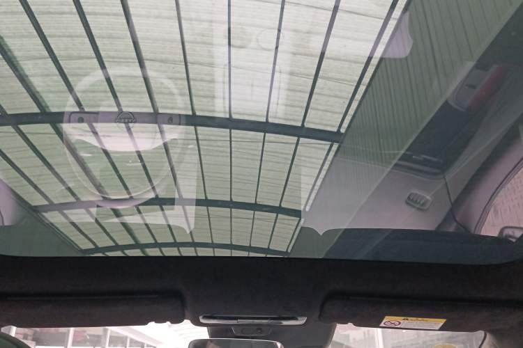 Used Nissan N7 2025 625 Max Headliner