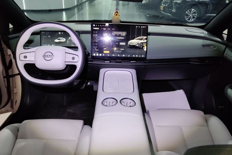 Used Nissan N7 2025 510 Pro Interior 2