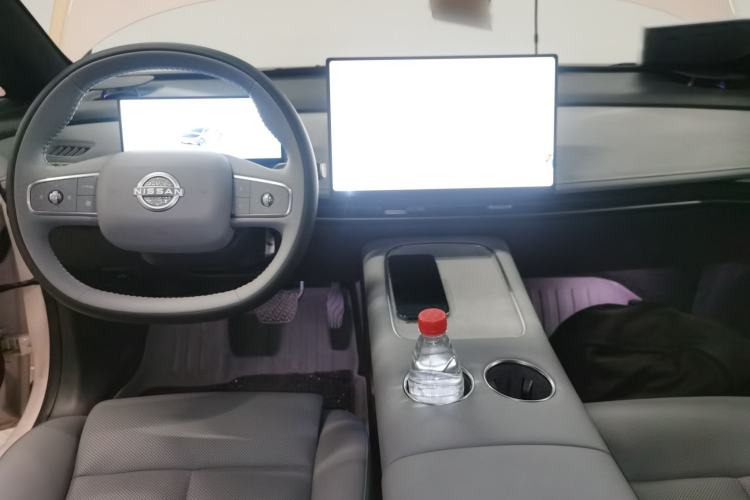 Used Nissan N7 2025 510 Pro Interior 2