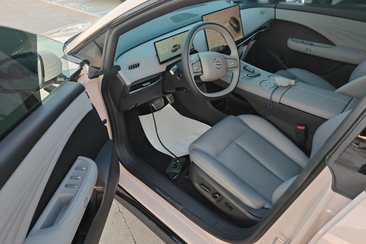 Used Nissan N7 2025 510 Max Interior 3