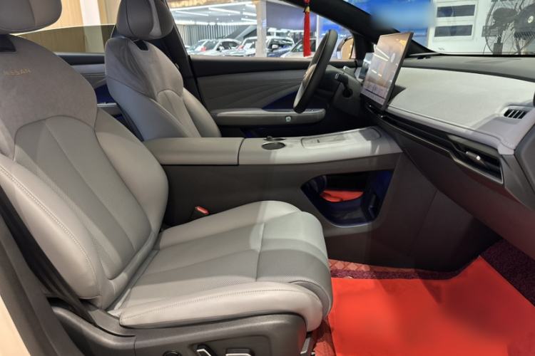 Used Nissan N7 2025 625 Max Interior 3