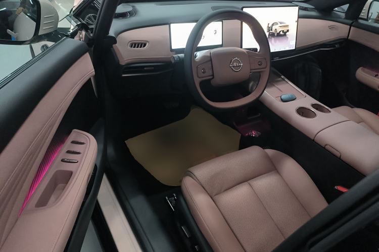 Used Nissan N7 2025 510 Pro Interior 3