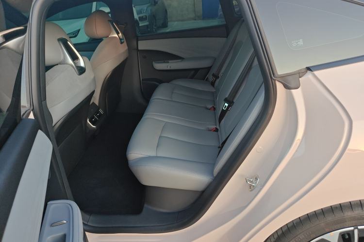 Used Nissan N7 2025 510 Max Interior 4