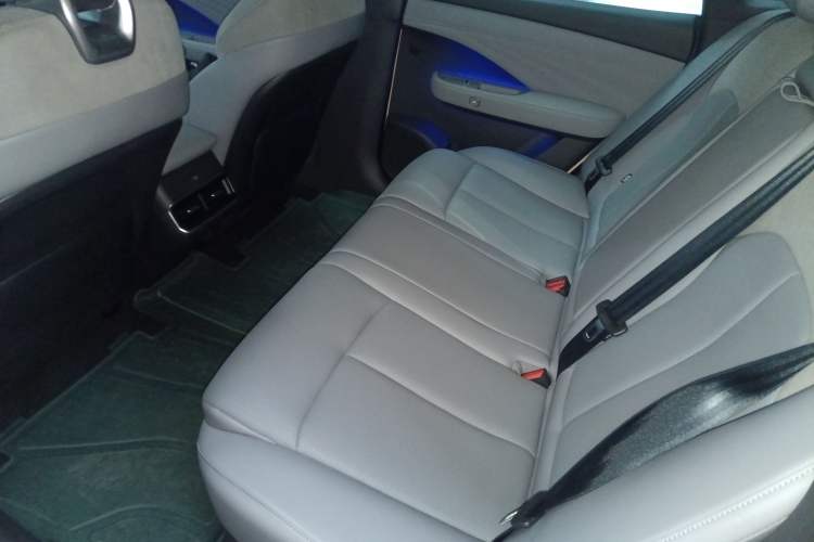 Used Nissan N7 2025 625 Max Interior 4