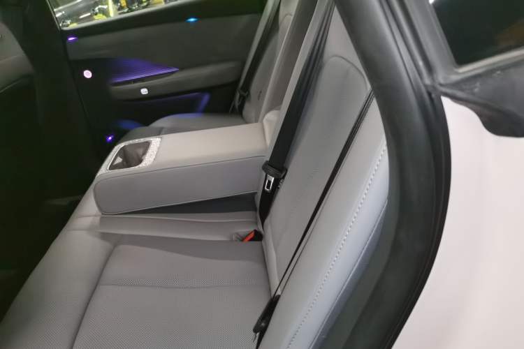 Used Nissan N7 2025 510 Pro Interior 4