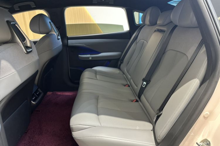 Used Nissan N7 2025 625 Max Interior 6