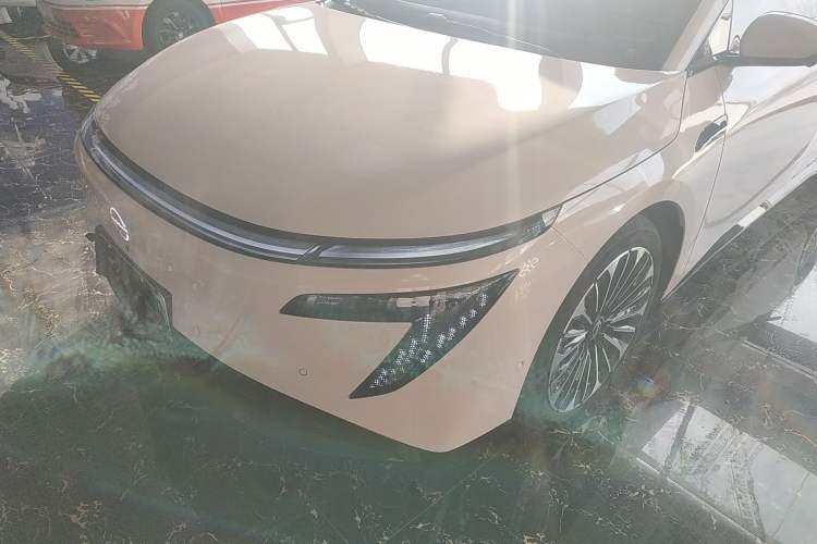 Used Nissan N7 2025 625 Max Left Front Headlight