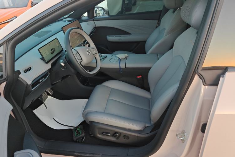 Used Nissan N7 2025 510 Max Left Front Seat