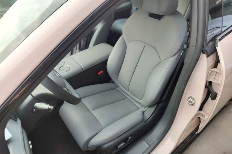 Used Nissan N7 2025 510 Max Left Front Seat