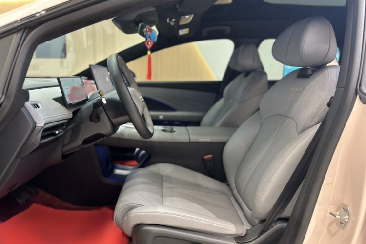 Used Nissan N7 2025 625 Max Left Front Seat
