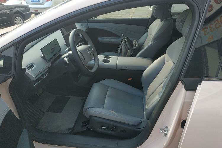 Used Nissan N7 2025 625 Max Left Front Seat