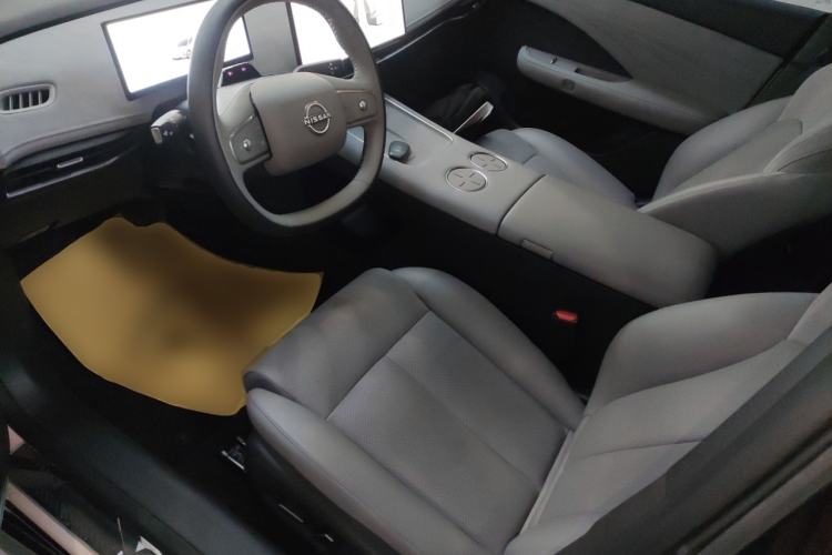 Used Nissan N7 2025 625 Max Left Front Seat