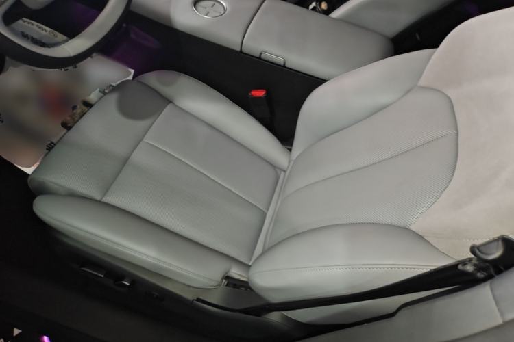 Used Nissan N7 2025 625 Max Left Front Seat