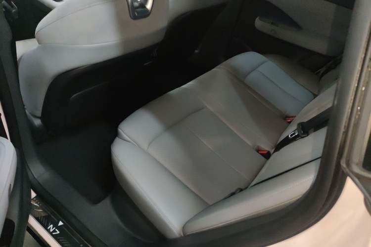 Used Nissan N7 2025 625 Max Left Rear Seat