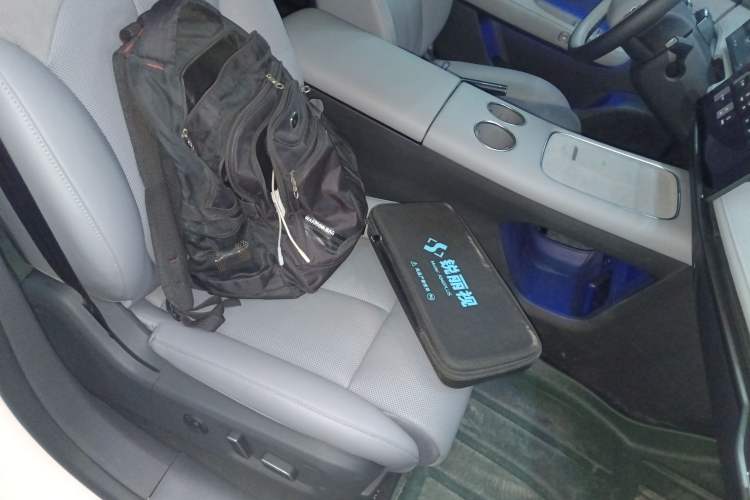 Used Nissan N7 2025 625 Max Right Front Seat